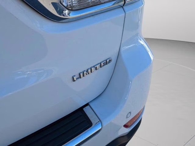 2019 Bright White Clearcoat Jeep Grand Cherokee Limited 4X4 SUV