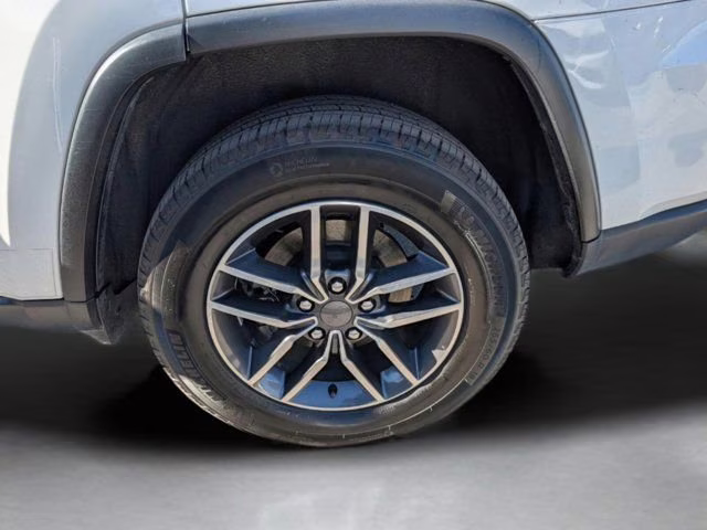 2019 Bright White Clearcoat Jeep Grand Cherokee Limited 4X4 SUV