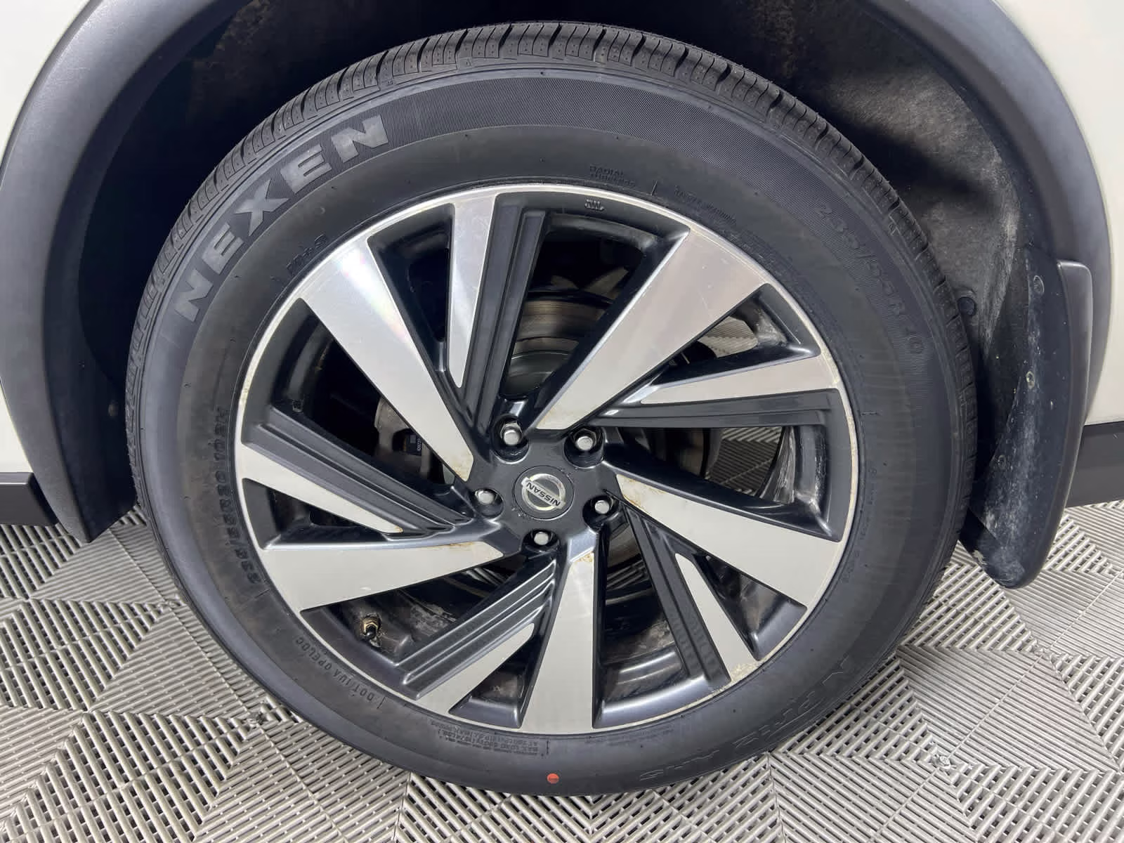 2018 Pearl White Nissan Murano Platinum FWD SUV
