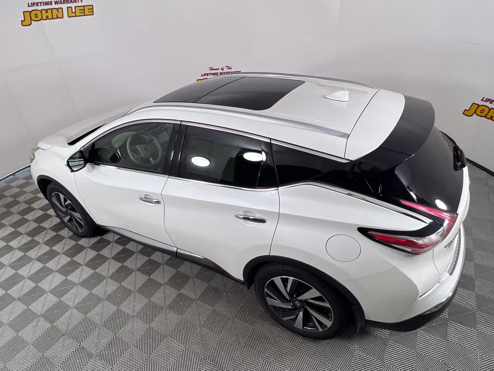 2018 Pearl White Nissan Murano Platinum FWD SUV