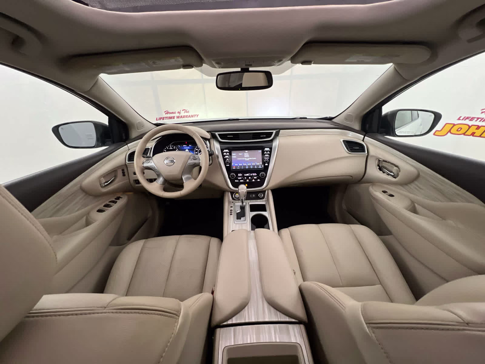 2018 Pearl White Nissan Murano Platinum FWD SUV