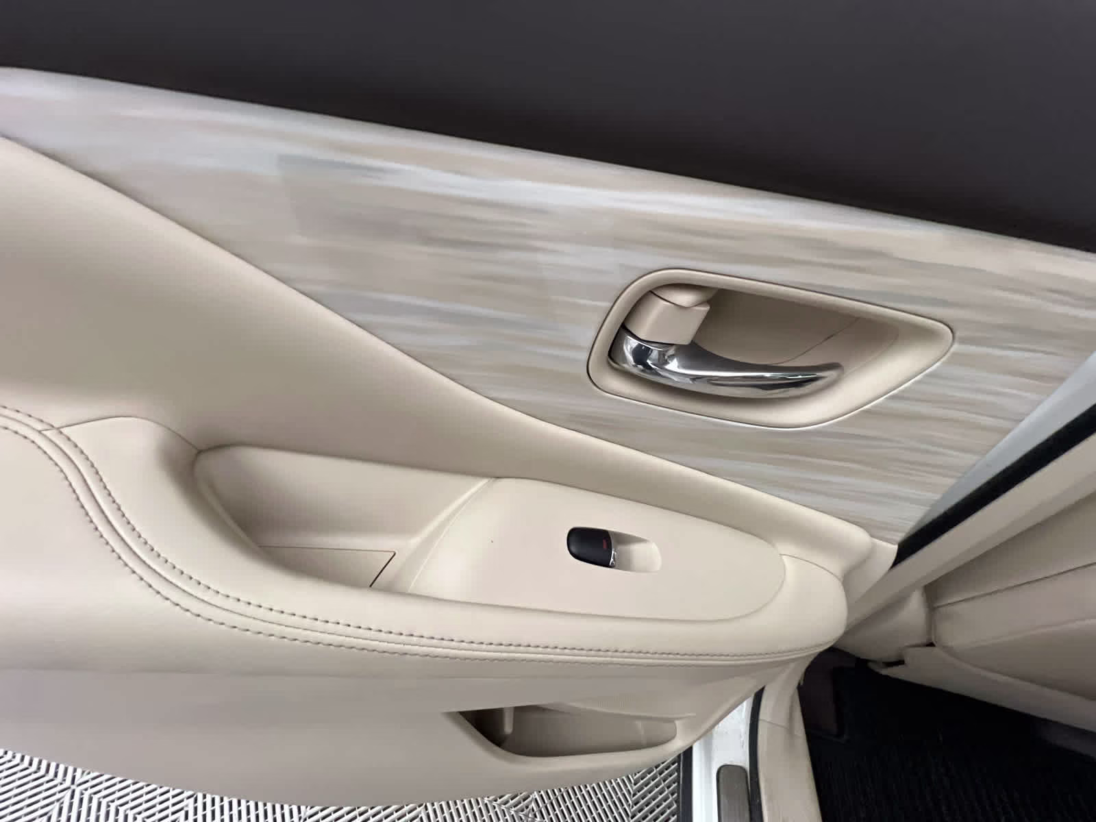 2018 Pearl White Nissan Murano Platinum FWD SUV
