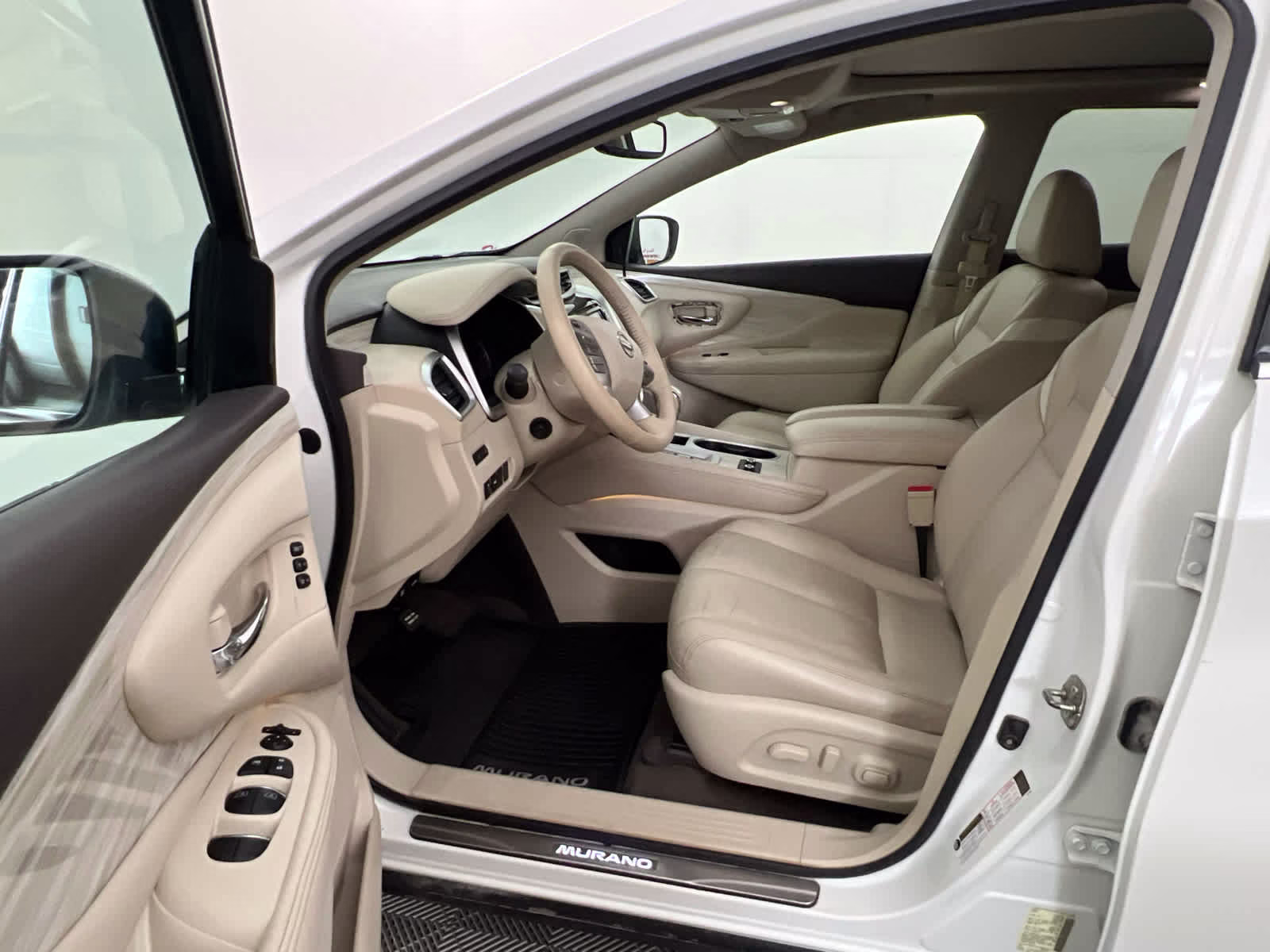 2018 Pearl White Nissan Murano Platinum FWD SUV