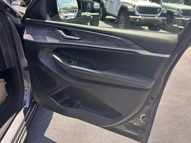 2025 Baltic Gray Metallic Clearcoat Jeep Grand Cherokee L Limited RWD SUV