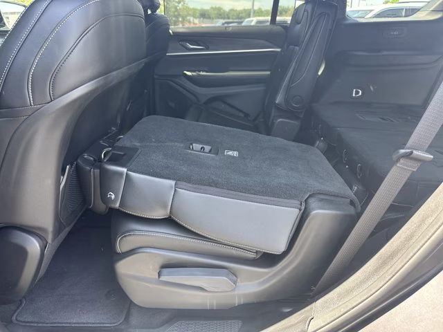2025 Baltic Gray Metallic Clearcoat Jeep Grand Cherokee L Limited RWD SUV