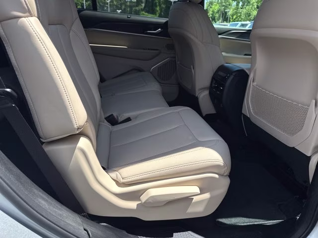 2025 Silver Zynith Jeep Grand Cherokee L Limited 4X4 SUV