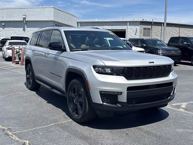 2025 Silver Zynith Jeep Grand Cherokee L Limited 4X4 SUV