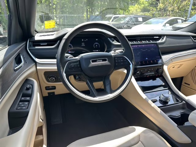 2025 Silver Zynith Jeep Grand Cherokee L Limited 4X4 SUV