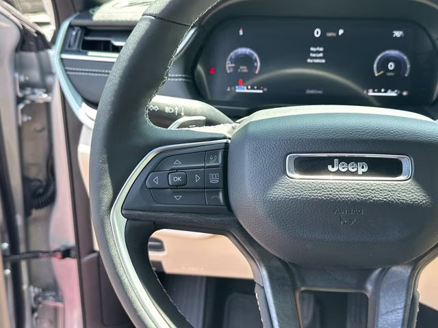 2025 Silver Zynith Jeep Grand Cherokee L Limited 4X4 SUV