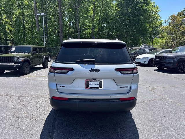 2025 Silver Zynith Jeep Grand Cherokee L Limited 4X4 SUV