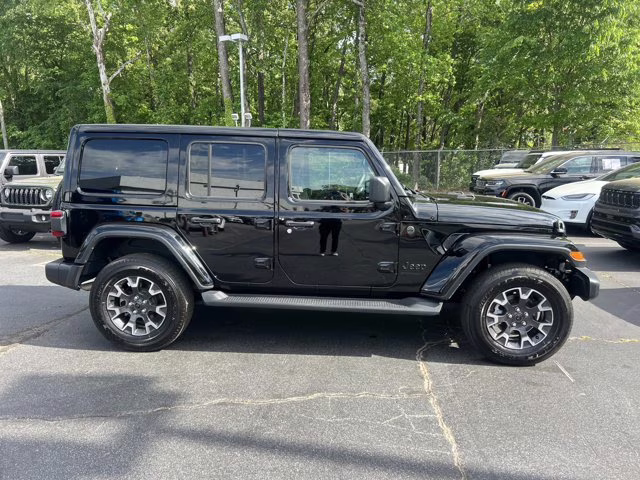 2025 Black Clearcoat Jeep Wrangler Sahara 4X4 Convertible