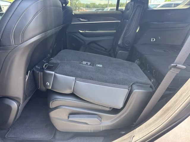 2025 Baltic Gray Metallic Clearcoat Jeep Grand Cherokee L Limited RWD SUV