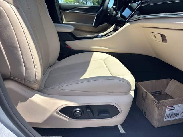 2025 Silver Zynith Jeep Grand Cherokee L Limited 4X4 SUV