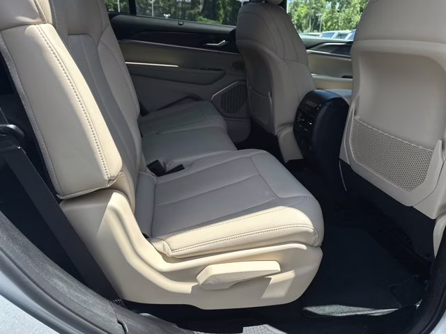 2025 Silver Zynith Jeep Grand Cherokee L Limited 4X4 SUV