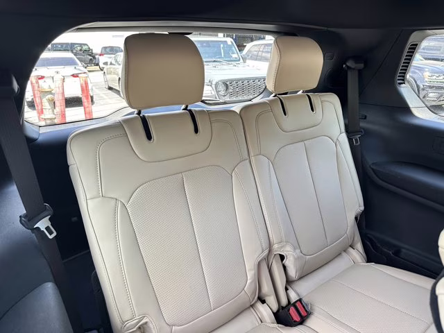 2025 Silver Zynith Jeep Grand Cherokee L Limited 4X4 SUV