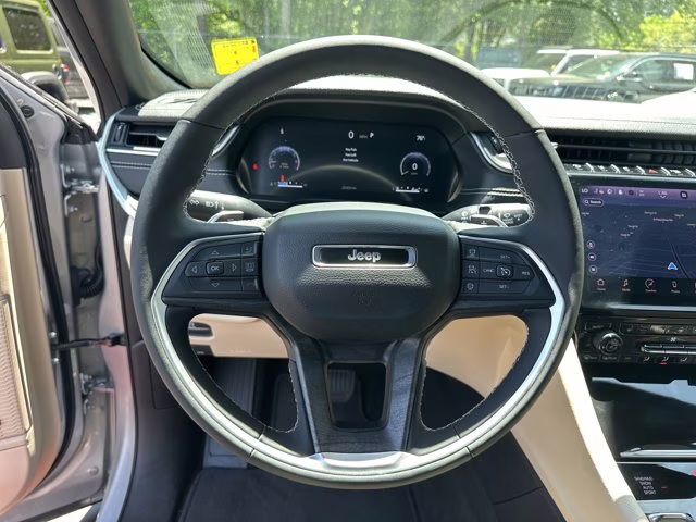 2025 Silver Zynith Jeep Grand Cherokee L Limited 4X4 SUV