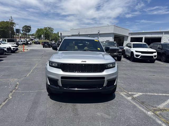 2025 Silver Zynith Jeep Grand Cherokee L Limited 4X4 SUV