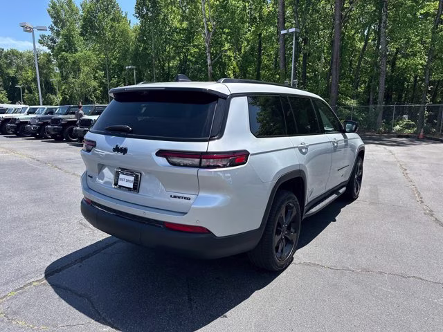 2025 Silver Zynith Jeep Grand Cherokee L Limited 4X4 SUV