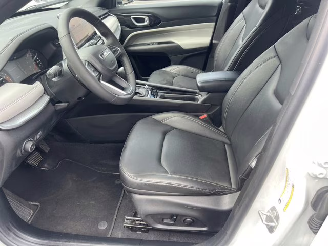 2025 Bright White Clearcoat Jeep Compass Limited 4X4 SUV