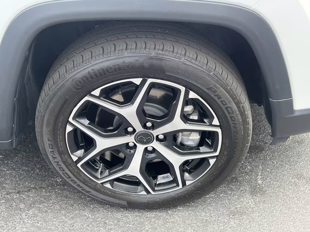 2025 Bright White Clearcoat Jeep Compass Limited 4X4 SUV