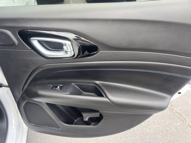 2025 Bright White Clearcoat Jeep Compass Limited 4X4 SUV