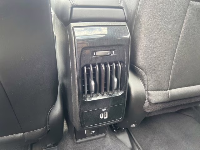 2025 Bright White Clearcoat Jeep Compass Limited 4X4 SUV