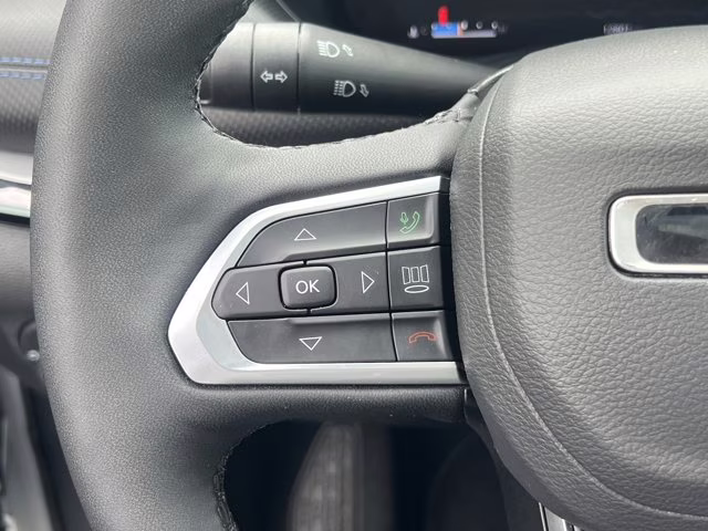 2025 Bright White Clearcoat Jeep Compass Limited 4X4 SUV