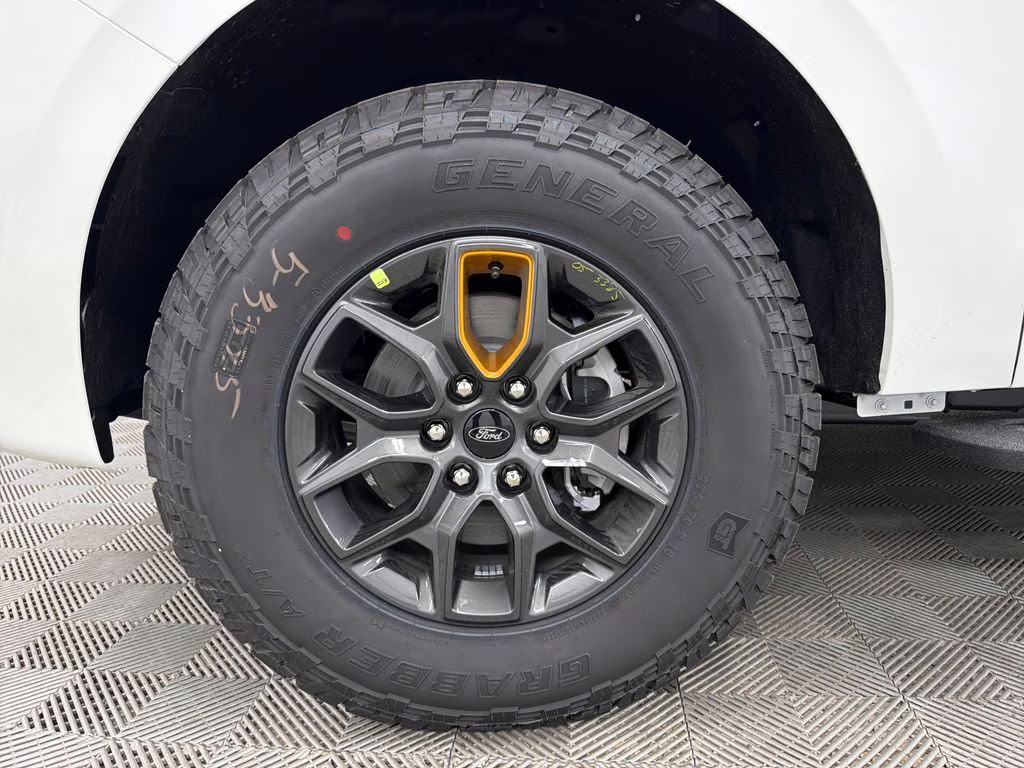 2026 STAR WHITE TRI-COAT Ford Expedition Tremor 4X4 SUV