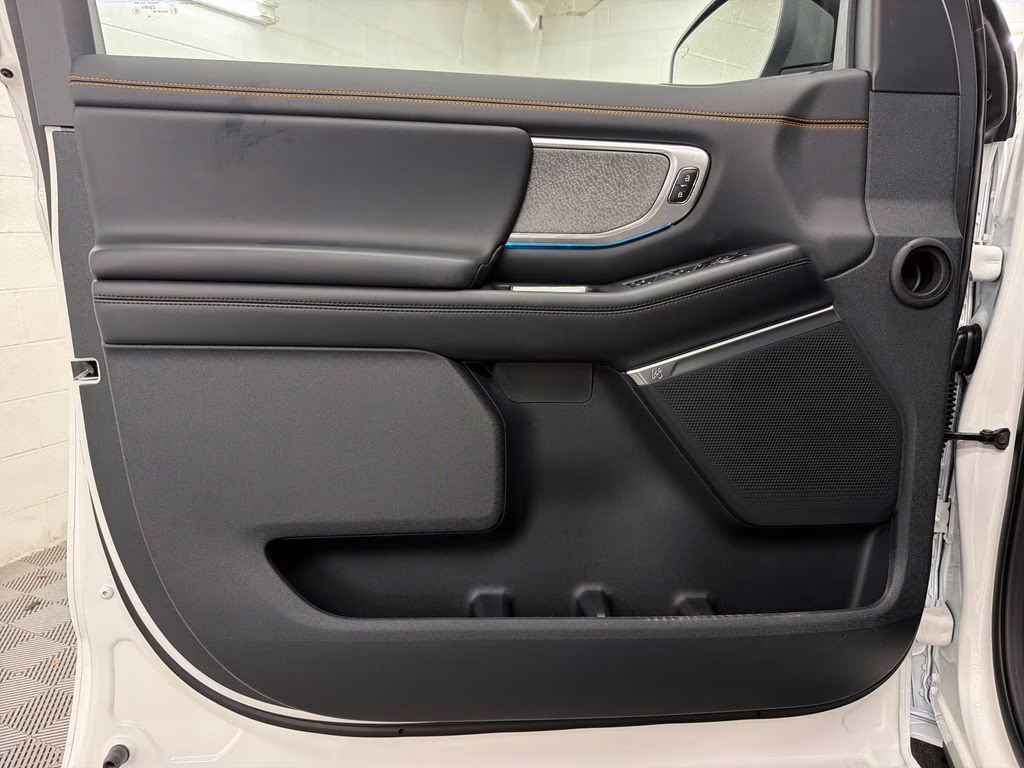 2026 STAR WHITE TRI-COAT Ford Expedition Tremor 4X4 SUV