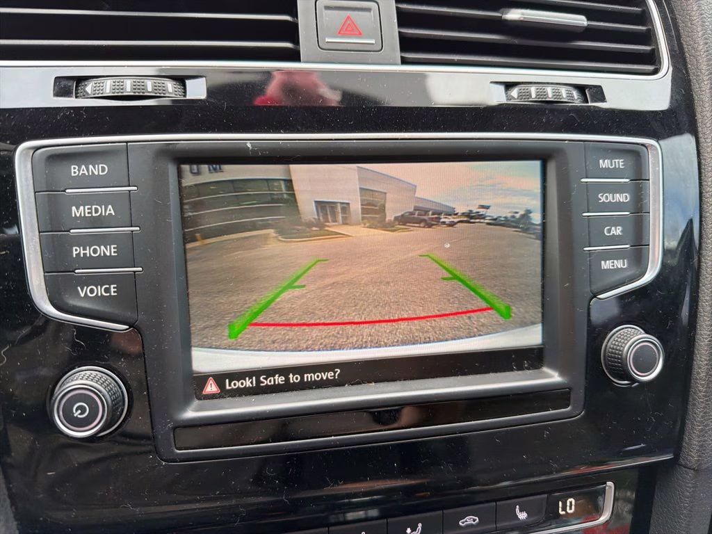 2016 Oryx White Pearl Volkswagen Golf R DCC & Navigation 4Motion AWD Hatchback