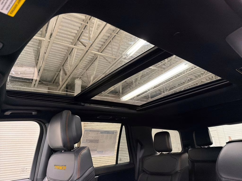 2026 STAR WHITE TRI-COAT Ford Expedition Tremor 4X4 SUV