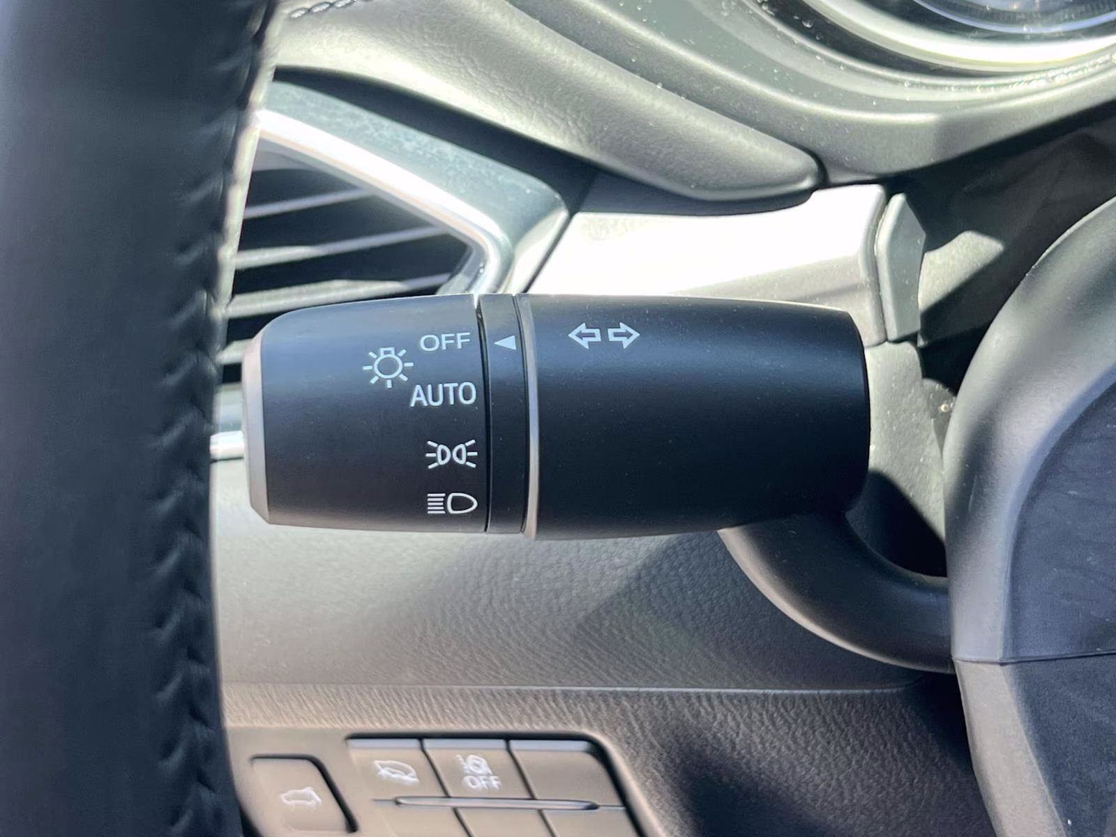 2023 White Mazda CX-5 2.5 S Preferred Package AWD SUV