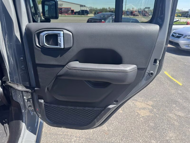 2023 Sting-Gray Clear Coat Jeep Wrangler Rubicon 392 ONE TOUCH ROOF!! 4X4 SUV