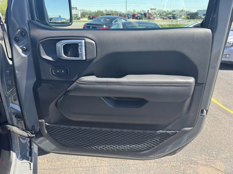 2023 Sting-Gray Clear Coat Jeep Wrangler Rubicon 392 ONE TOUCH ROOF!! 4X4 SUV