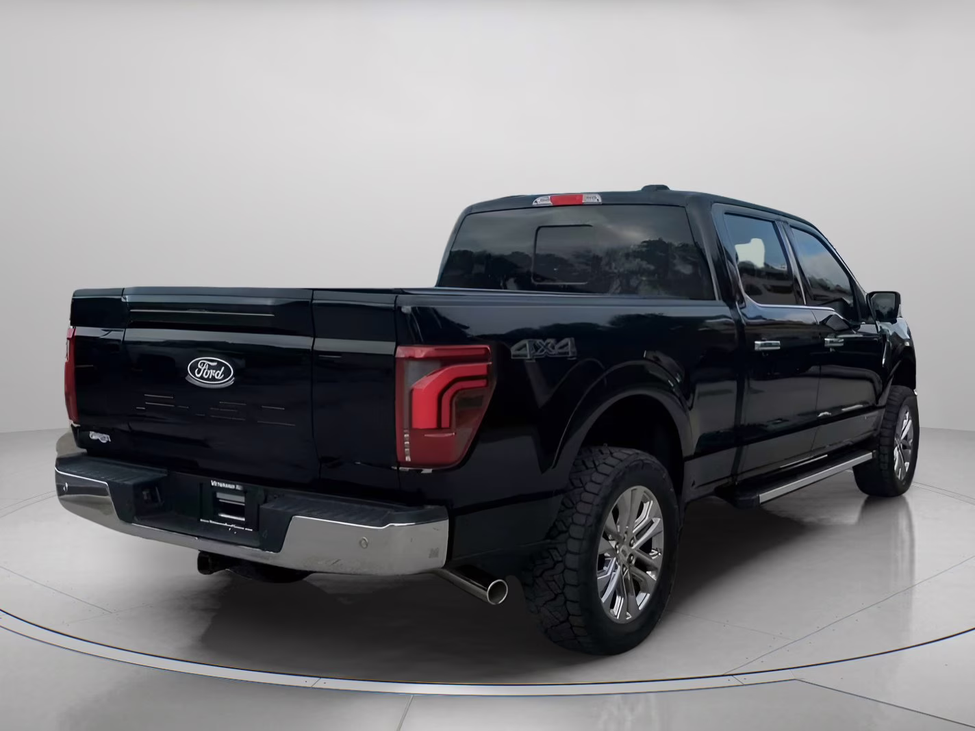 2025 Agate Black Metallic Ford F-150 LARIAT Crew Cab Pickup 4X4 Truck