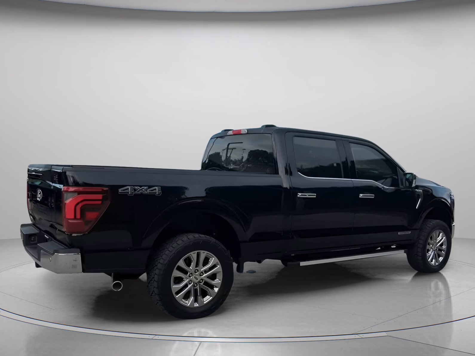 2025 Agate Black Metallic Ford F-150 LARIAT Crew Cab Pickup 4X4 Truck