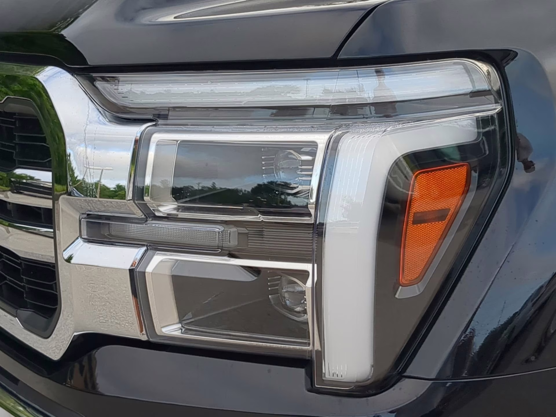 2025 Agate Black Metallic Ford F-150 LARIAT Crew Cab Pickup 4X4 Truck