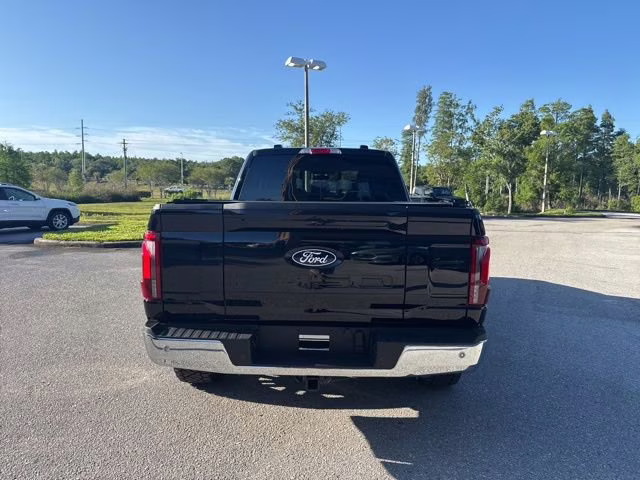 2025 Agate Black Metallic Ford F-150 LARIAT Crew Cab Pickup 4X4 Truck