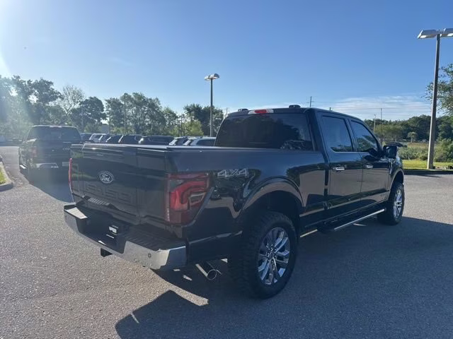 2025 Agate Black Metallic Ford F-150 LARIAT Crew Cab Pickup 4X4 Truck