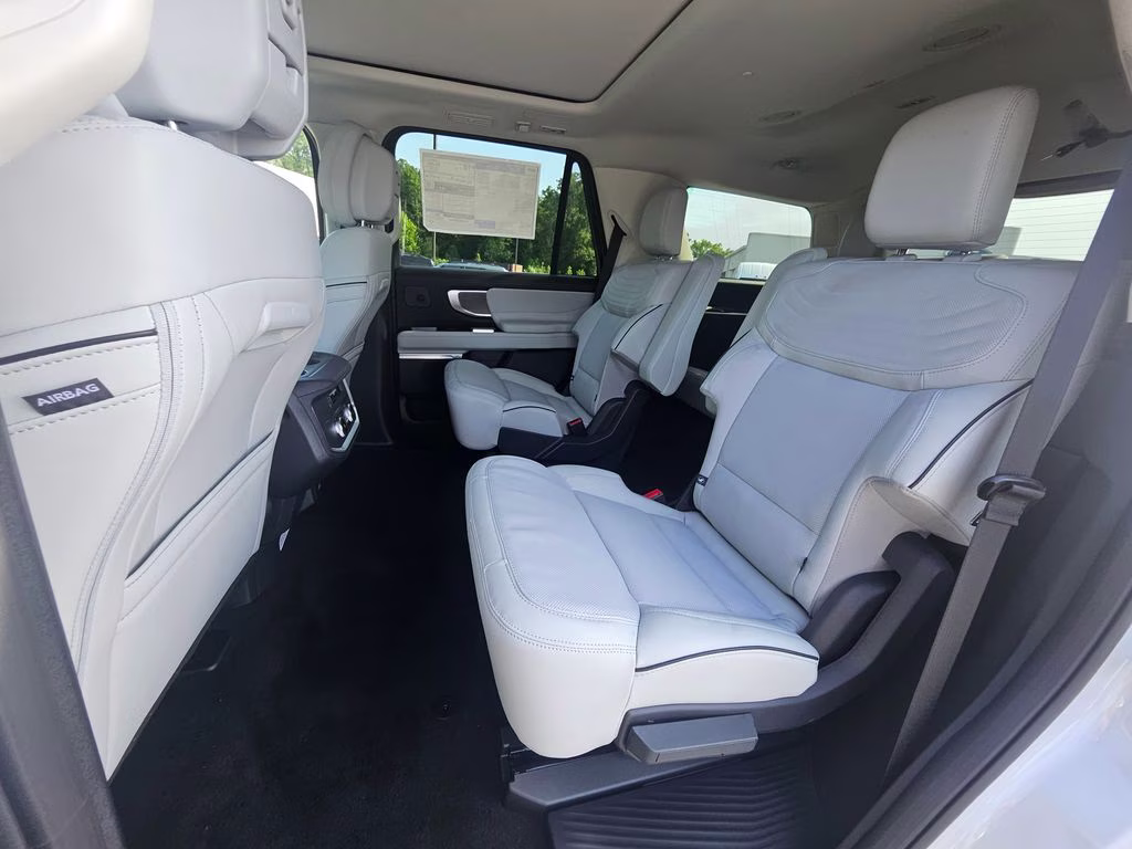2026 Space Silver Metallic Ford Expedition Platinum 4X4 SUV