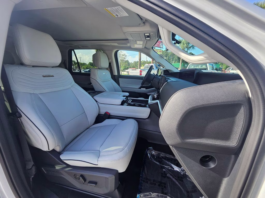 2026 Space Silver Metallic Ford Expedition Platinum 4X4 SUV