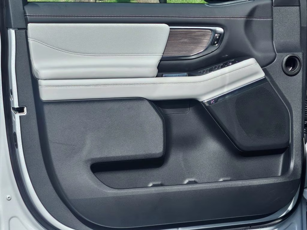 2026 Space Silver Metallic Ford Expedition Platinum 4X4 SUV