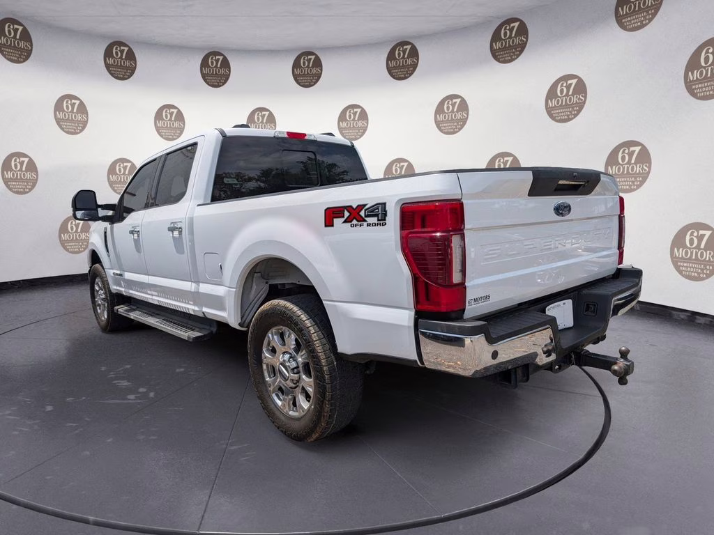 2020 Oxford White Ford Super Duty F-250 SRW Lariat 4X4 Truck