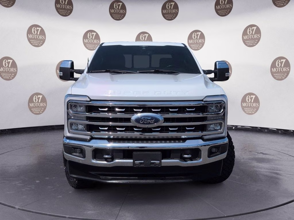 2023 Oxford White Ford Super Duty F-250 SRW Lariat 4X4 Truck