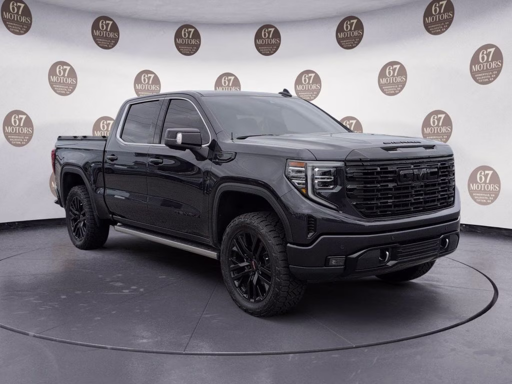 2022 GMC Sierra 4WD Crew Cab Short Box Denali's photo
