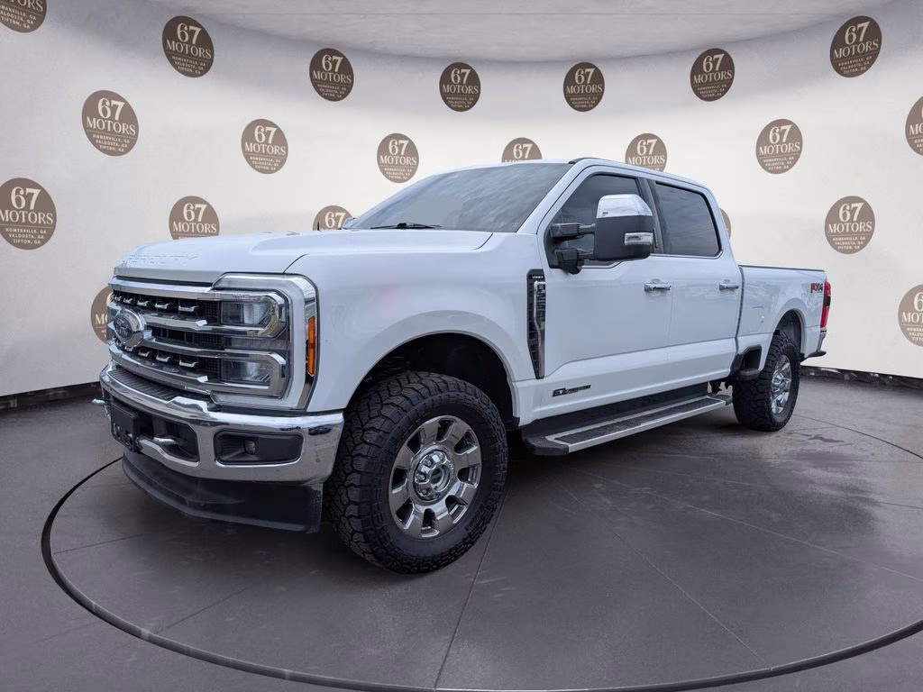 2023 Oxford White Ford Super Duty F-250 SRW Lariat 4X4 Truck