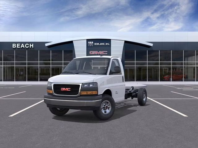 2026 Summit White GMC Savana Cutaway 3500 1WT RWD Extended Wheelbase
