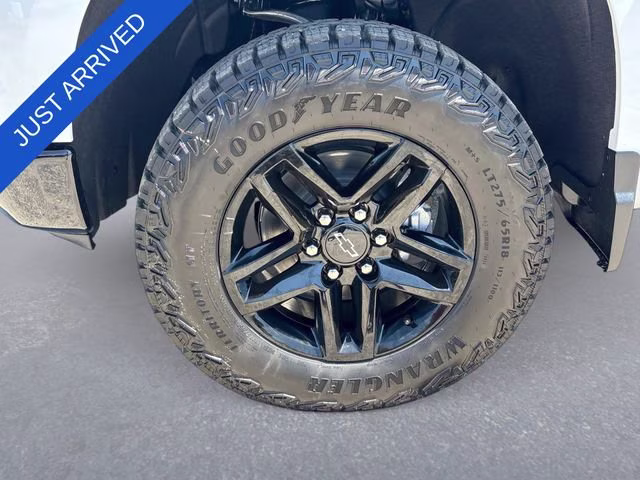 2026 Summit White Chevrolet Silverado 1500 Custom Trail Boss 4X4 Truck