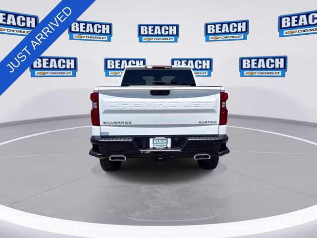 2026 Summit White Chevrolet Silverado 1500 Custom Trail Boss 4X4 Truck