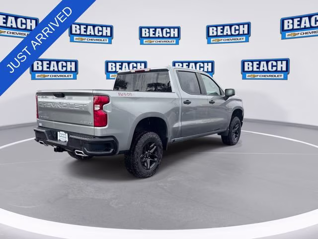 2026 Sterling Gray Metallic Chevrolet Silverado 1500 Custom Trail Boss 4X4 Truck